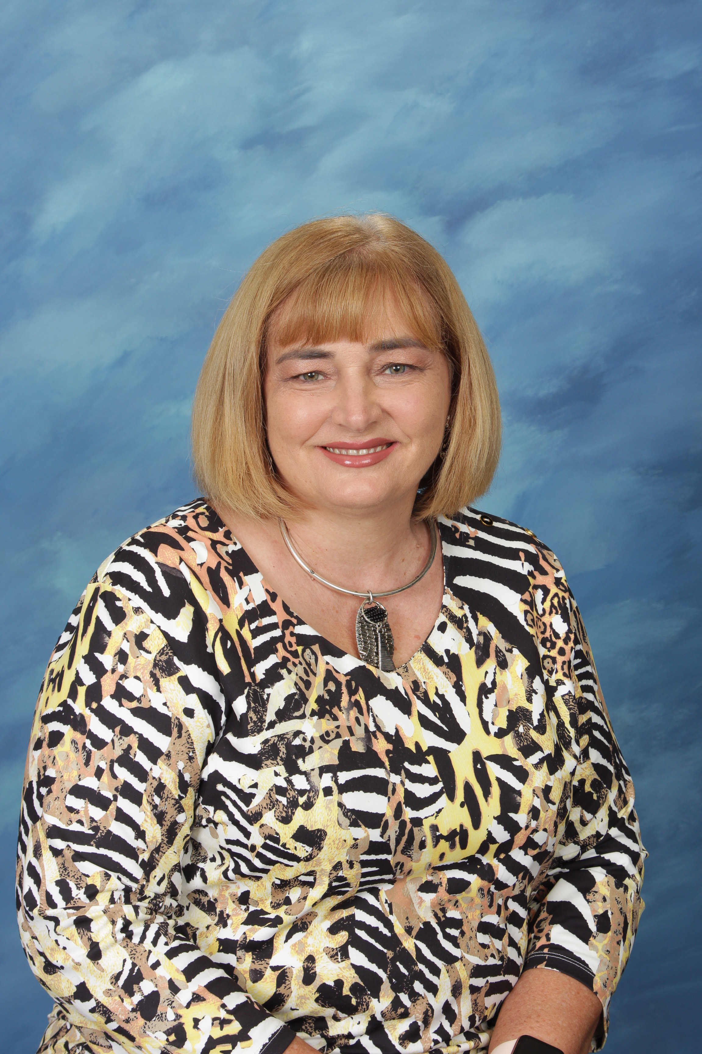 Julia Elliott