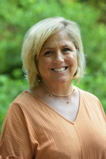 Kelly Lynch